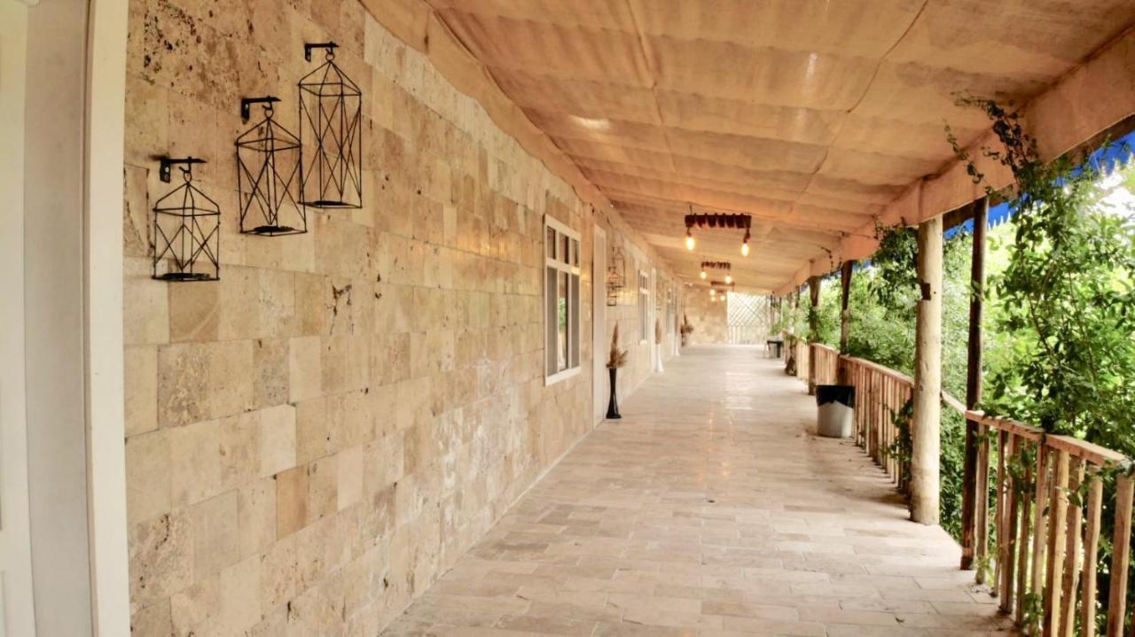 Joy Garden Bed & Breakfast Karahayit  Bagian luar foto